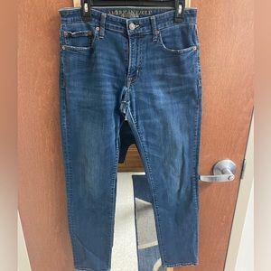 American Eagle Men’s Slim Straight Jeans. Extreme Flex, 32 by 32